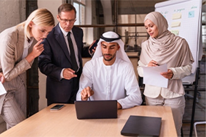 فريق عمل ذو خبرة لتقديم أفضل خدمات تأسيس الأعمال